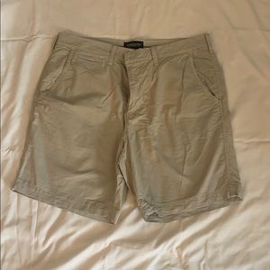 Men’s American Eagle Khaki Shorts